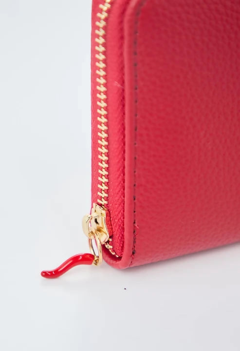 Billetera roja con charm